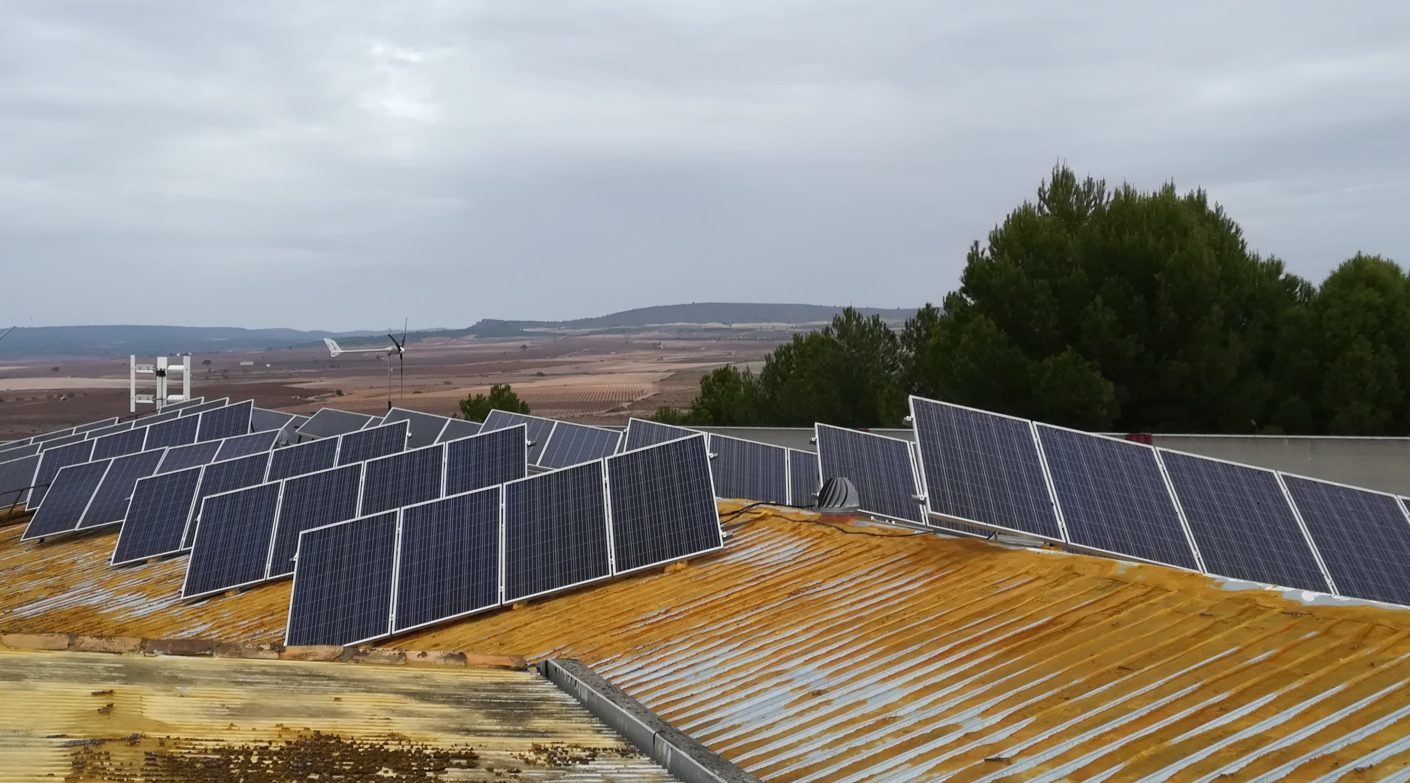 INSTALACIÓN SOLAR DE 12KWp PARA ENOTURISMO MAINETES EN FUENTE ALAMO.