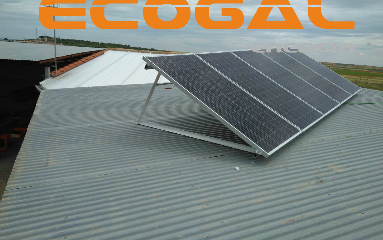INSTALACIÓN SOLAR DE 1600 Wp EN LA ALBERCA DEL ZÁNCARA