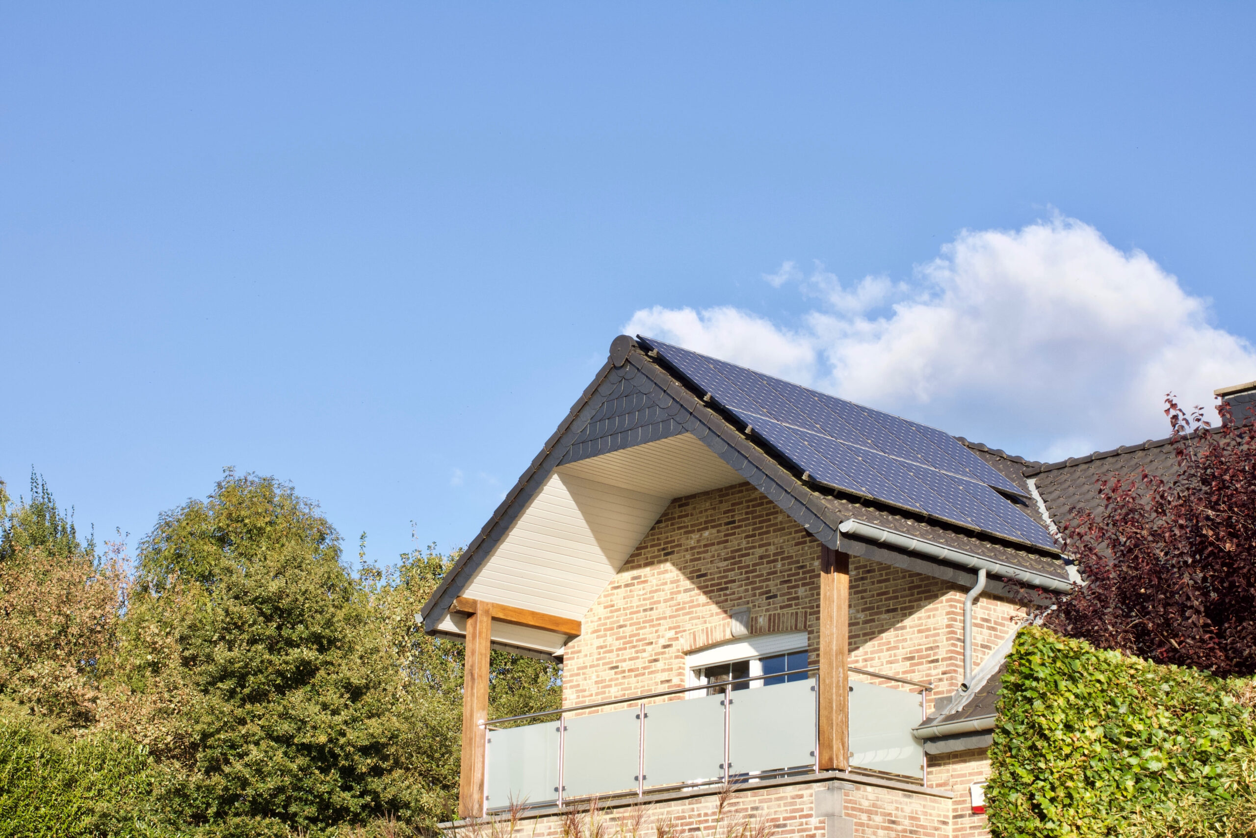 Casa autosuficiente con placas solares