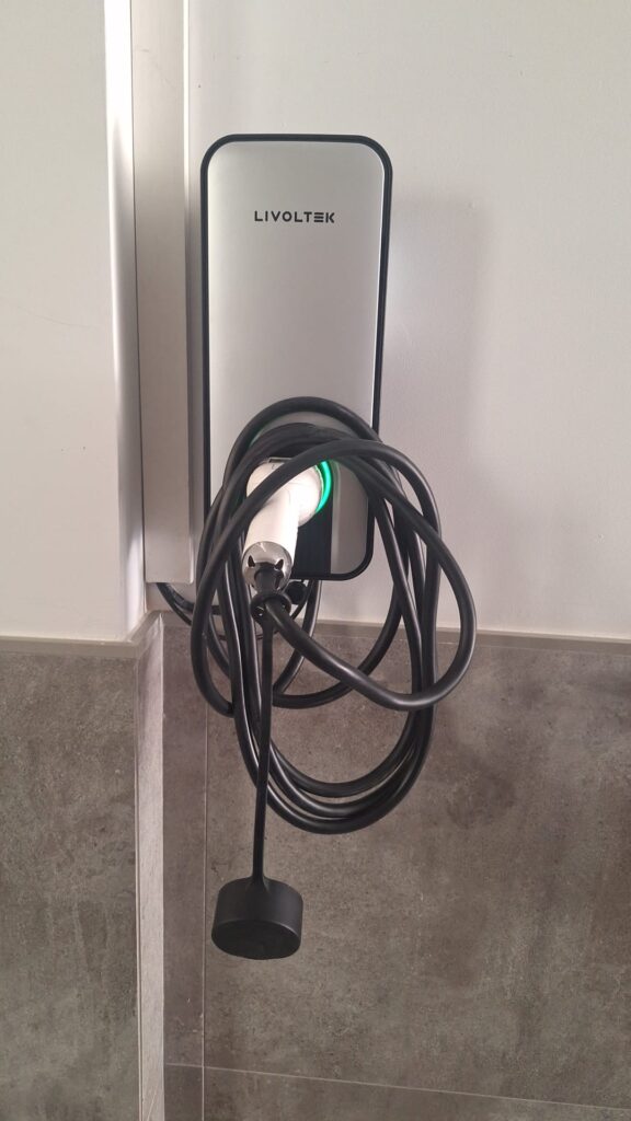 Instalación de cargador eléctrico en vivienda particular – Casasimarro (Cuenca)