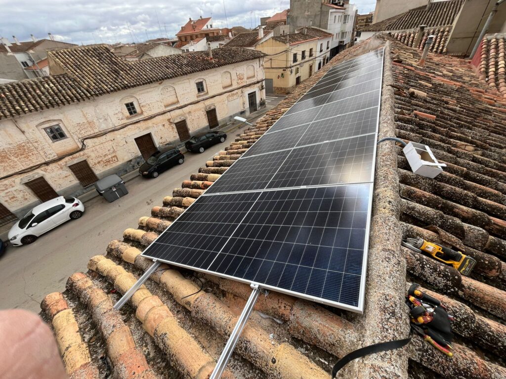 Instalamos placas solares con aerotermia en Villarrobledo